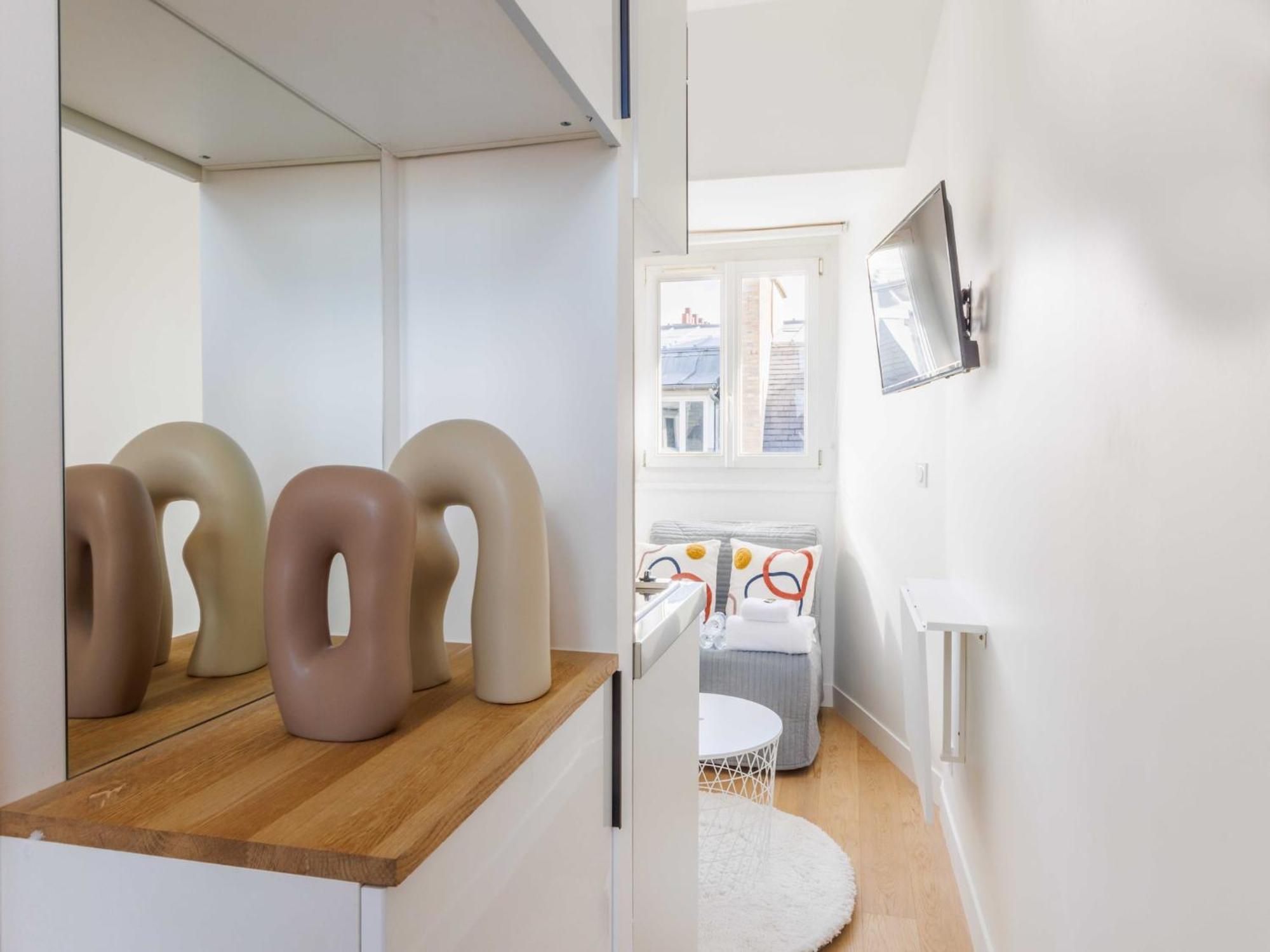Cosy - 17th Arrd - Mobility Lease *
